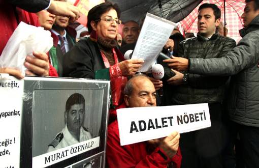 Mücadeleci hukuk yaklaşımını simgeleyen sahne